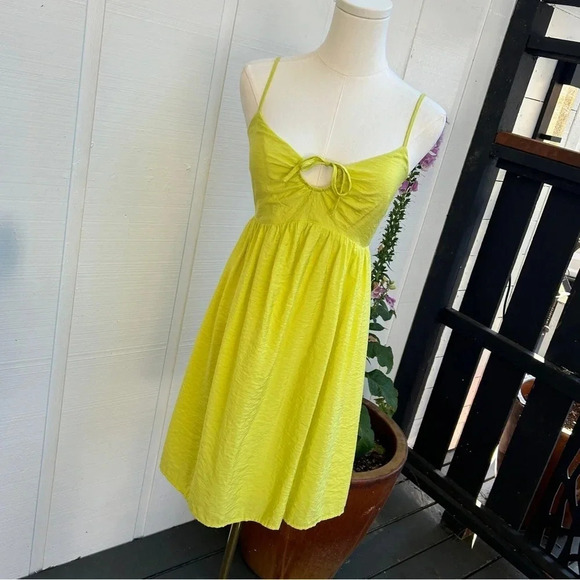 Women’s Nine West Neon Yellow Tie Front Fit and Flare Sun Dress - Picture 9 of 11